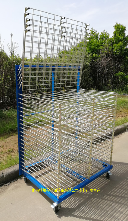 千層架也稱絲印千層架、千層車(chē)、乾燥架、晾曬架、晾紙架、網(wǎng)架、層架臺(tái)車(chē)及印刷車(chē)和干燥架，咨詢電話025-88802418